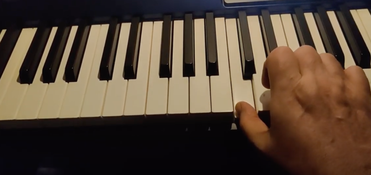 Piano Lesson – 5 Finger Scales